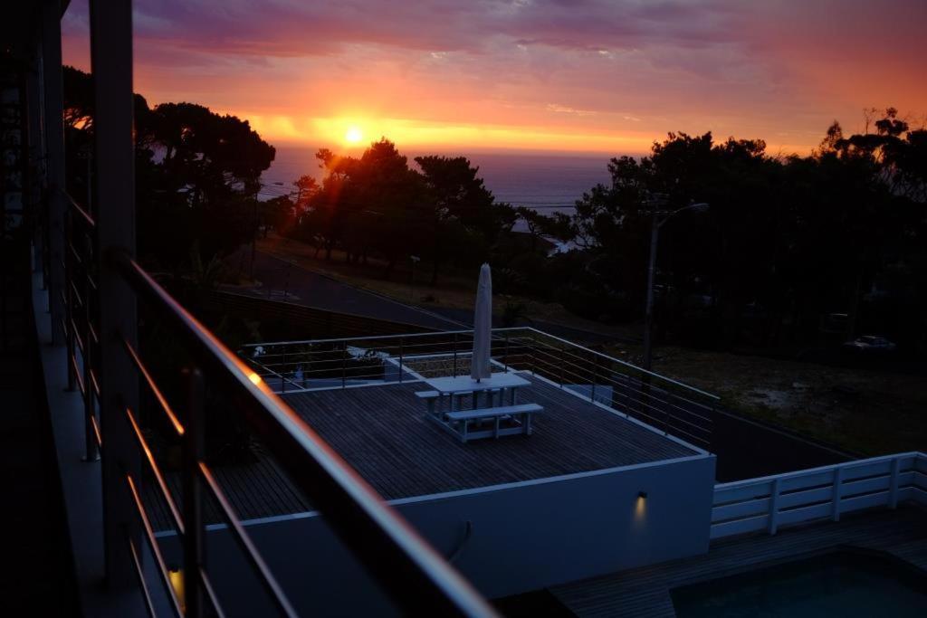 Camps Bay Loft With Stunning Mountain And Ocean Views Cidade Do Cabo Exterior foto